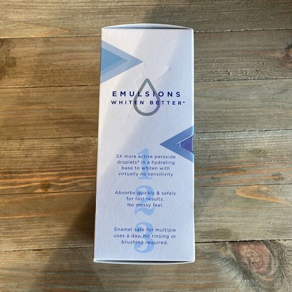 Crest Whitening Emulsions Kit - Picture 5 of 7